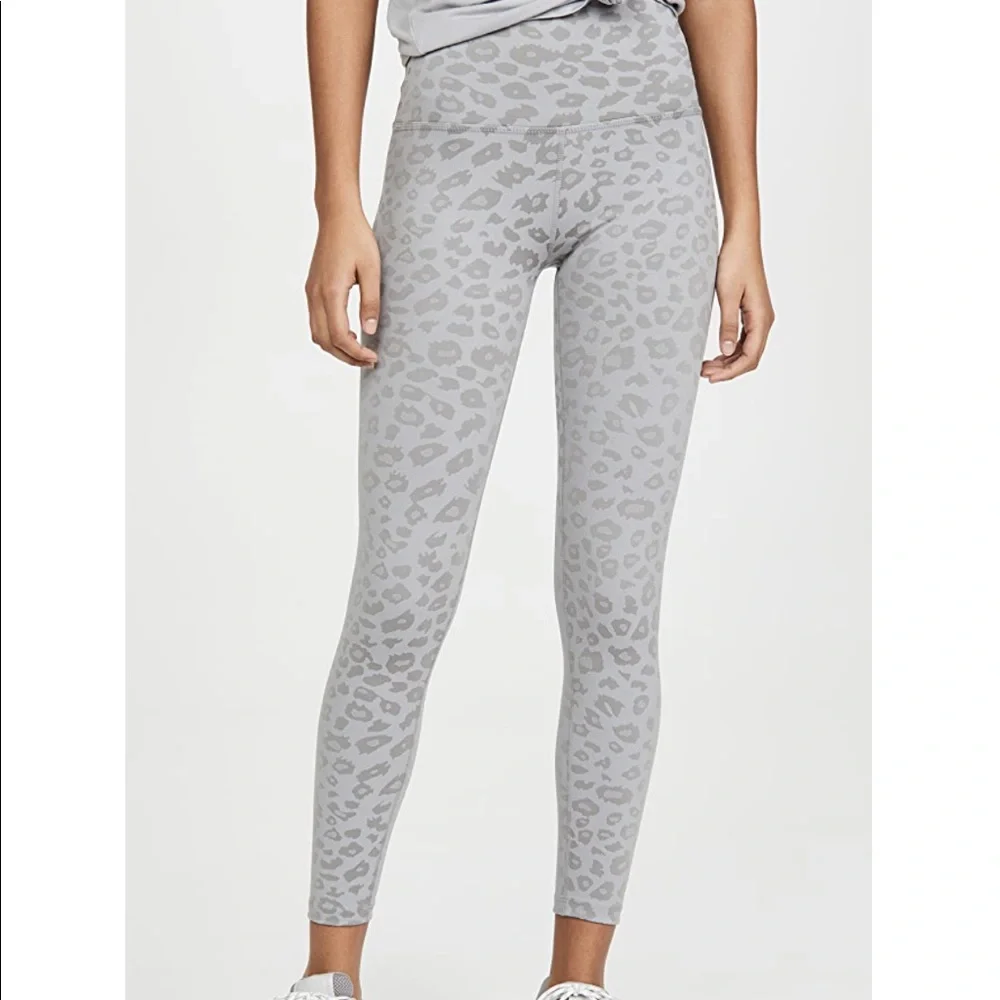 Beyond Yoga Leopard Jacquard Set - Picture 3 of 9